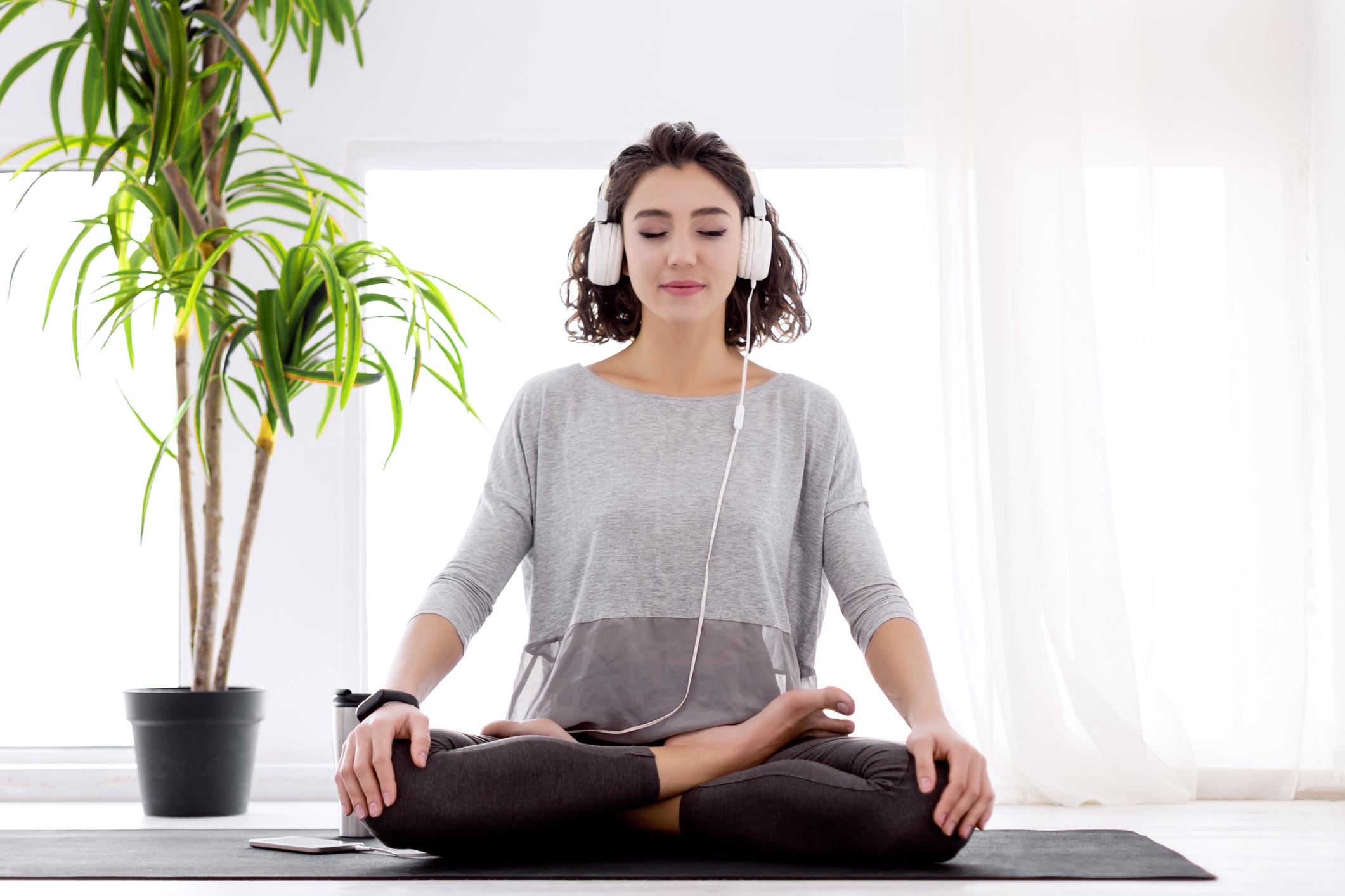 Escuche su camino hacia la calma: aprenda a usar la relajación musical para el estrés