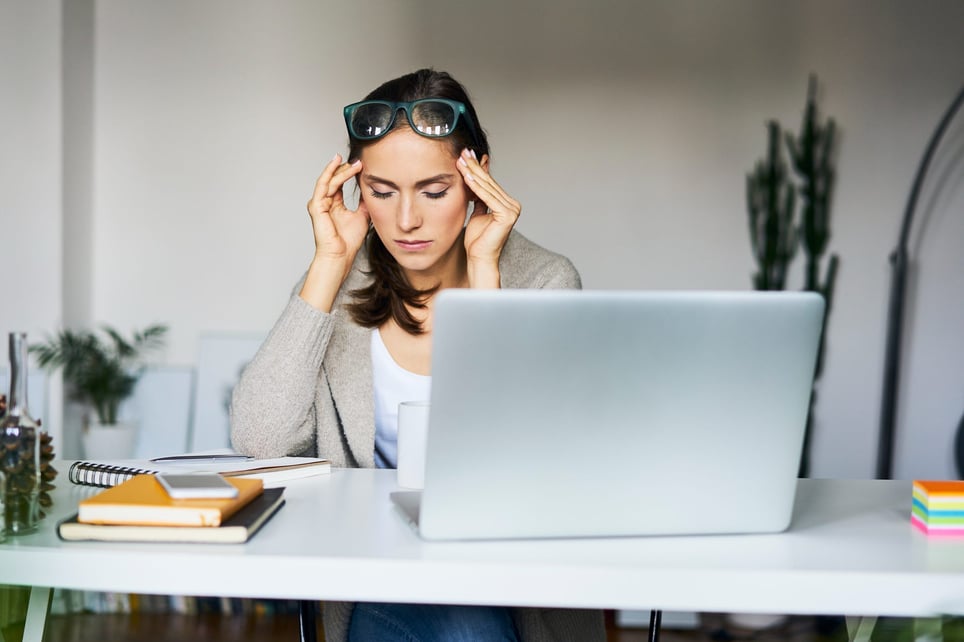 ¿Qué es el estrés laboral y cuáles son sus efectos?